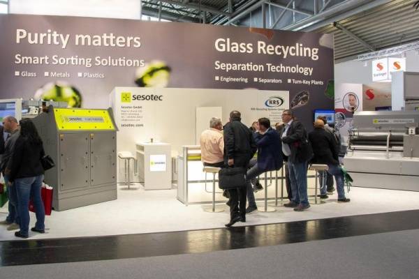 Bei der IFAT 2018 präsentierten Sesotec und KRS Recyclingsystems Sortiersysteme für das Kunststoff- und Glasrecycling.