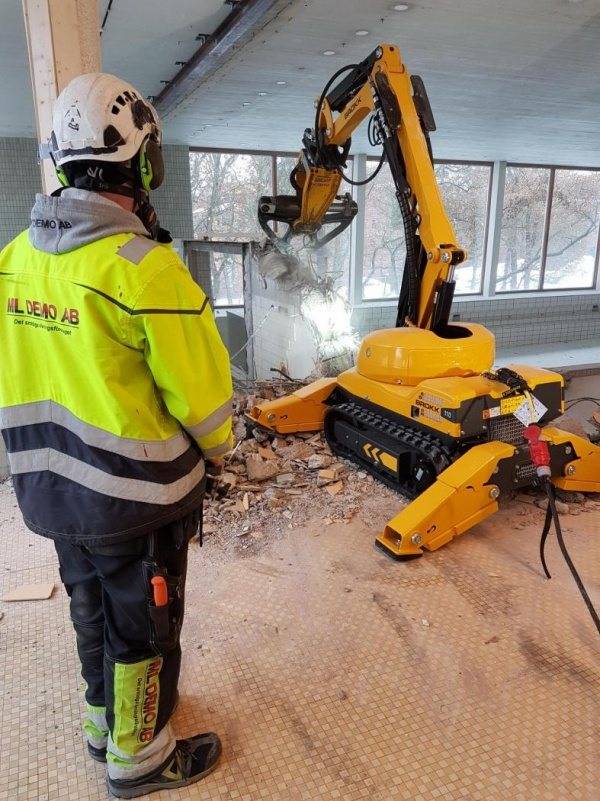 Der neue Brokk 110 Brokk stellt noch einen weiteren neuen kraftvollen Abbruchroboter vor