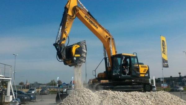 DIE FIRMA MB CRUSHER PRÄSENTIERT IHRE LÖSUNG AUF DER RECYCLING AKTIV