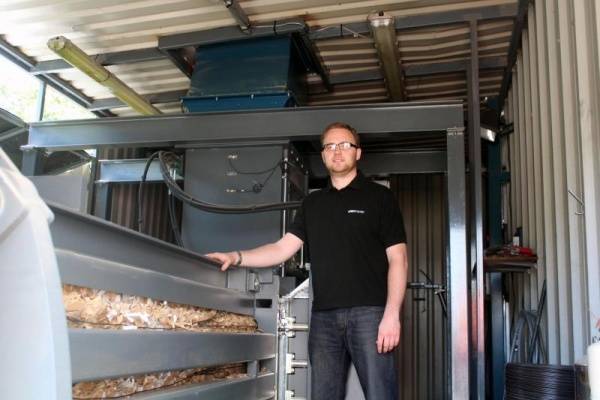 Production support and fully automatic waste disposal 