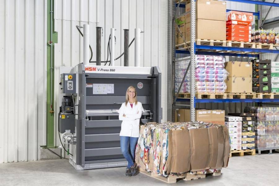 New vertical baling press at the FachPack trade fair 