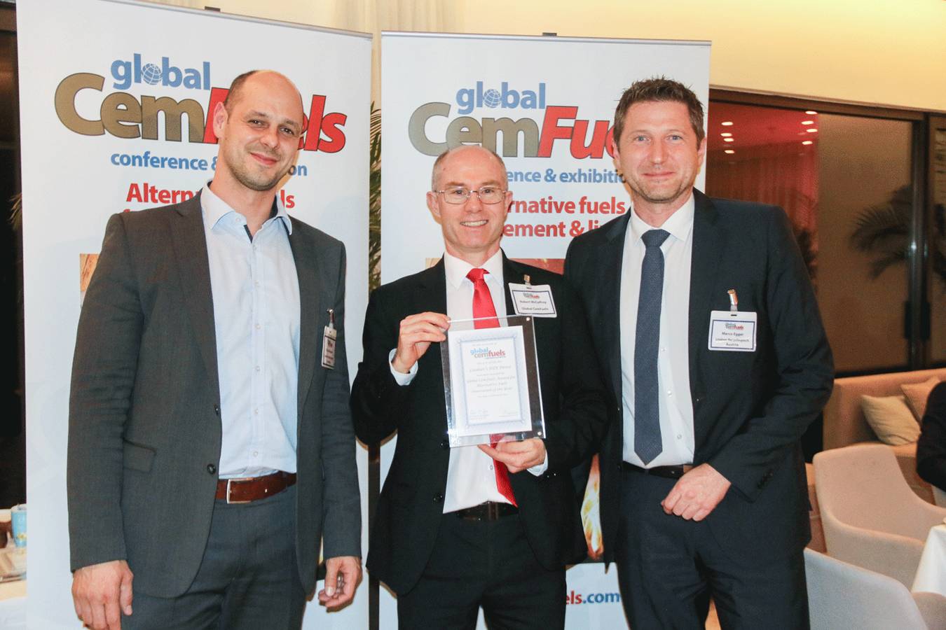 Lindner DEX Antrieb für Innovation des Jahres ausgezeichnet Neuer Antrieb für Zweiwellen-Vorzerkleinerer erhält Global CemFuels Award