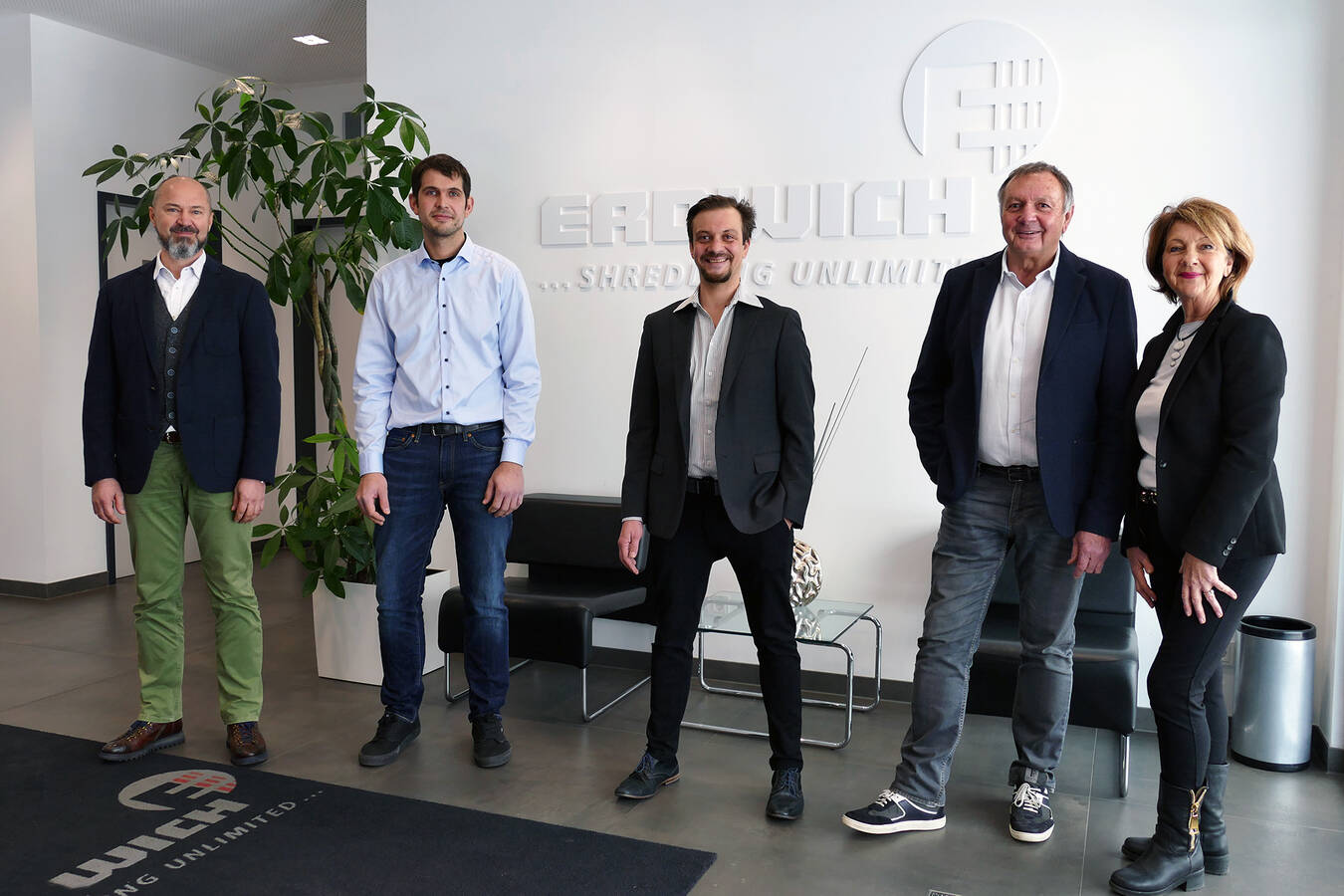 Technischer Leiter Florian Böhm-Feigl ist seit 01.02.2021 Geschäftsführer der Erdwich Zerkleinerungs-Systeme GmbH. Zusammen mit Harald Erdwich und Reinhard Hirschmiller bildet er die neue Unternehmensleitung.