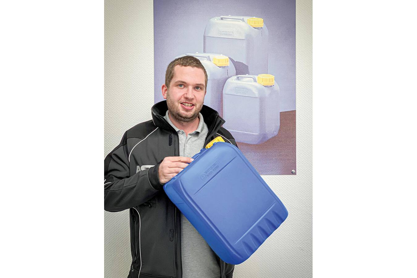 AST Gruppe und Lindner starten mit Kompetenzzentrum  Der Hersteller von HDPE-Kanistern, -Fässern und -Flaschen AST investiert in ein neues Kompetenzzentrum mit einer kompletten Kunststoffrecycling-Linie. Als Projektpartner vertraut man auf Lindner.
