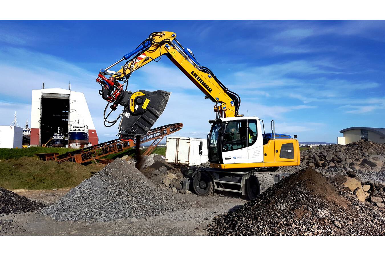 Strassenerneuerung: der wendepunkt der branche  ist asphalt-recycling Unternehmen, die sich auf das Recycling  von Asphalt eingestellt haben, haben sich neue Einnahmequellen erschlossen.