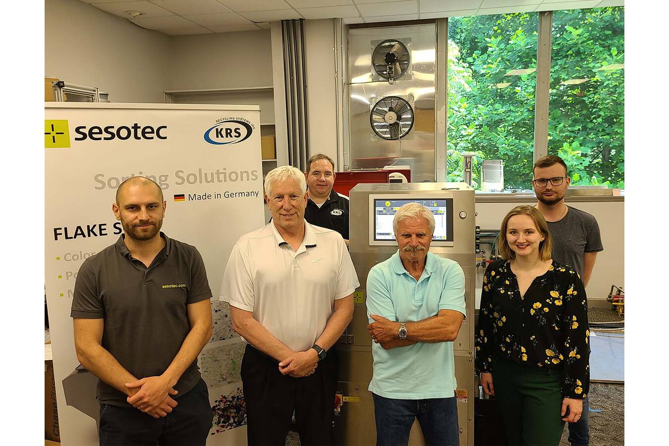 Materialanalysesystem FLAKE SCAN von Sesotec  Materialanalysesystem FLAKE SCAN von Sesotec im Polymers Center of Excellence – Eine Win-Win-Lösung

