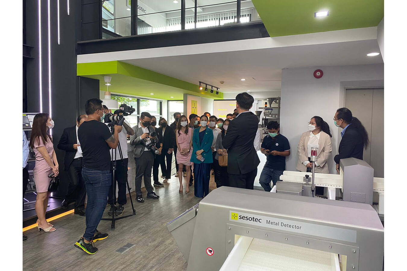 Sesotec Thailand: Neue Location mit Showroom in Bangkok Die thailändische Niederlassung der Sesotec GmbH ist dabei, um die Präsenz vor Ort zu verstärken und Produkte, Technologien und Serviceleistungen erlebbar machen