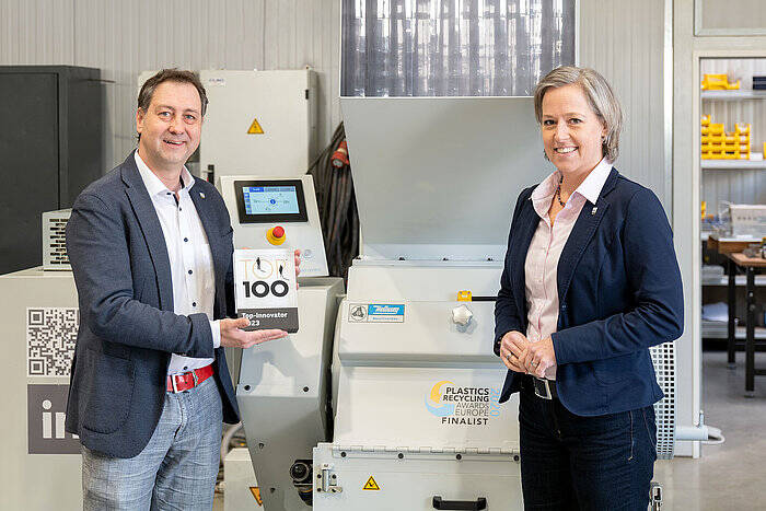 Smarte Kunststoffzerkleinerung - Hellweg als Top Innovator 2023 Innovationskultur bei Hellweg  hat Entwicklung von Smart Control, der digitalen Steuerung für Kunststoff-Zerkleinerungsmaschinen, ermöglicht. Die Auszeichnung mit dem TOP 100-Siegel 2023 unterstreicht die zukunftsorientierte Ausrichtung. 
