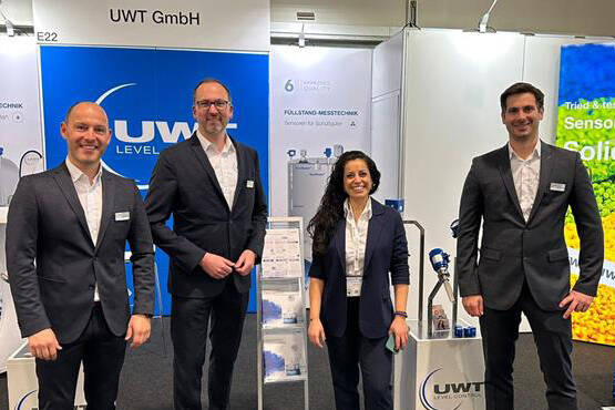 Rückblick Solids `23 in Dortmund Praxisnah und lösungsorientiert erörterte unser Team mit Anwendern am Stand Möglichkeiten der Füllstandsmesstechnik für fein- bis grobkörnige Materialien. Es konnten Sonderlösungen für unterschiedliche Granulate und Pulver vor Ort diskutiert werden.