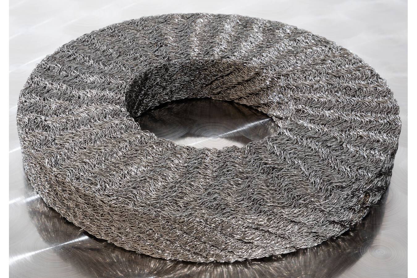 Einmal verbaut – nicht mehr geschraubt Schwingungsdämpfer aus Metall bieten viele Vorteile – ihre Langlebigkeit, Wartungsfreiheit, Resistenz gegen nicht pH-neutrale Stoffe sowie hohe Temperaturen.