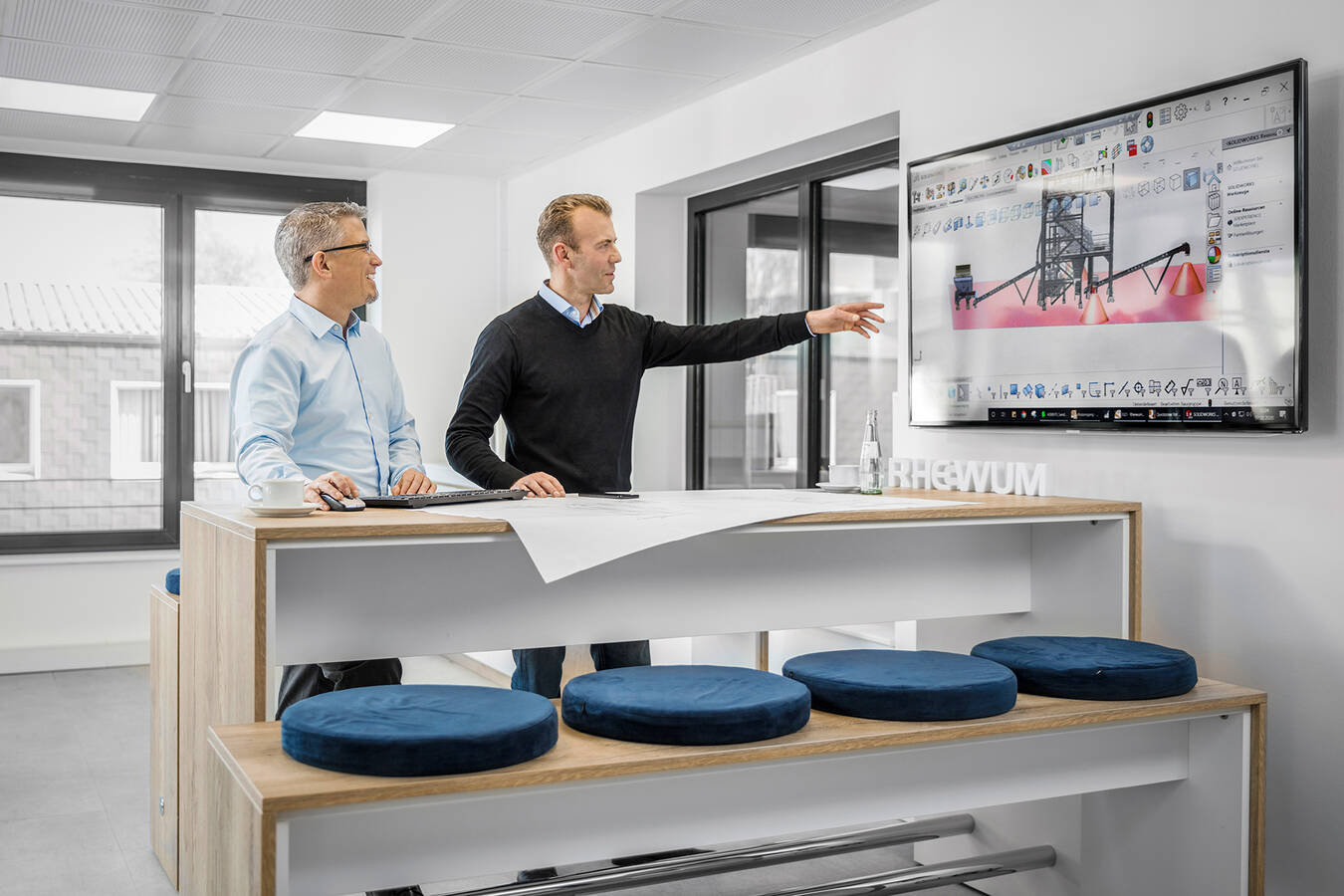 RHEWUM GmbH sucht einen Konstrukteur als Deputy Design Manager (m/w/d) Werden Sie Teil unseres Teams und gestalten Sie modernste Maschinen nach Kundenspezifikation als Konstrukteur in einem innovativen Familienunternehmen mit internationaler Ausrichtung und zahlreichen Benefits.