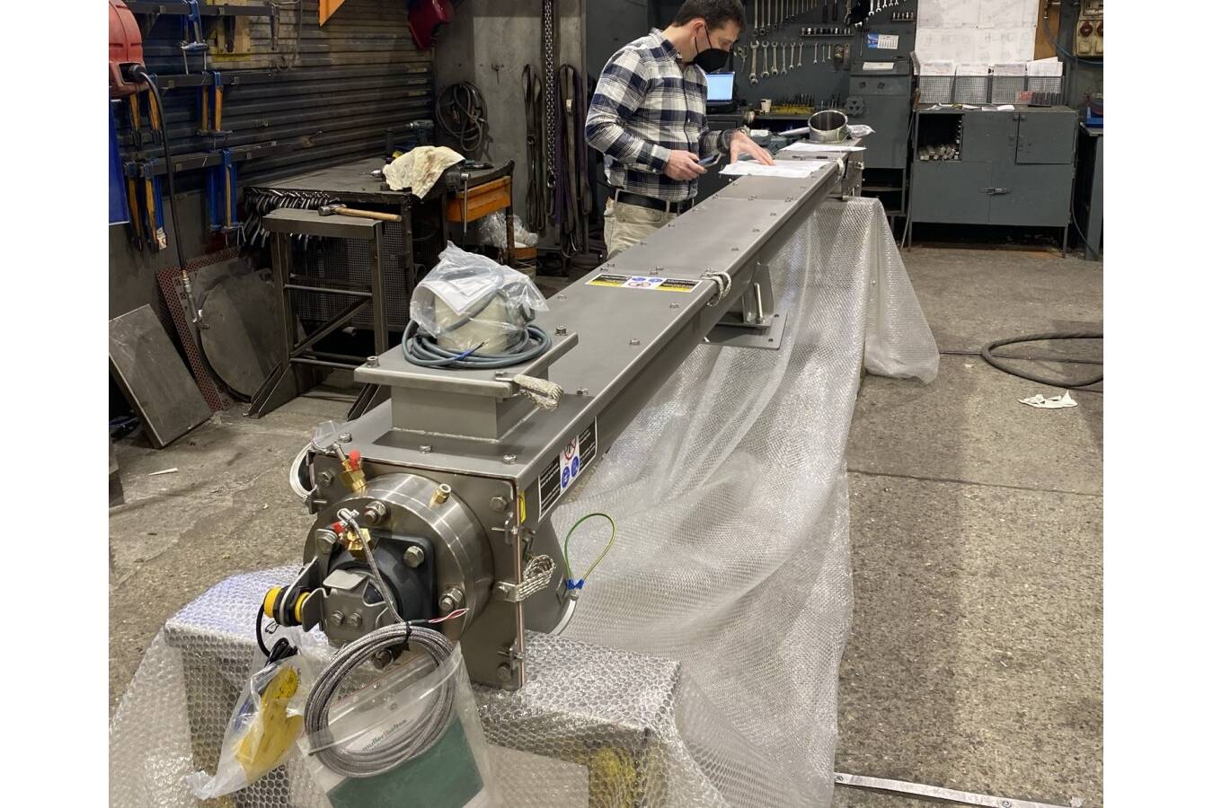 Sinfimasa analyses safe conveying in ATEX environments Sinfimasa presents a technical analysis of engineering requirements for bulk solids handling in explosive atmospheres. The report focuses on mechanical safety and ATEX directive compliance for industrial conveying systems.